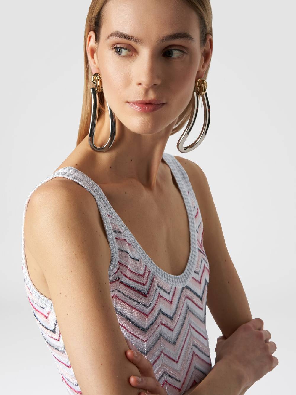 Missoni Mini-abito senza maniche in misto viscosa zig zag con paillettes Saldi