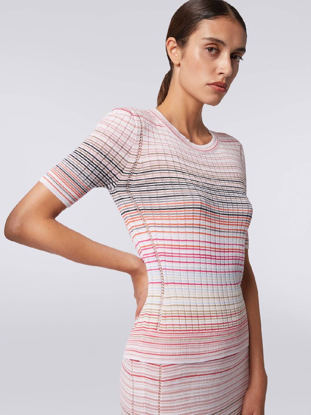 Missoni Maglia girocollo a maniche corte in cotone e viscosa a righe Vendite stagionali