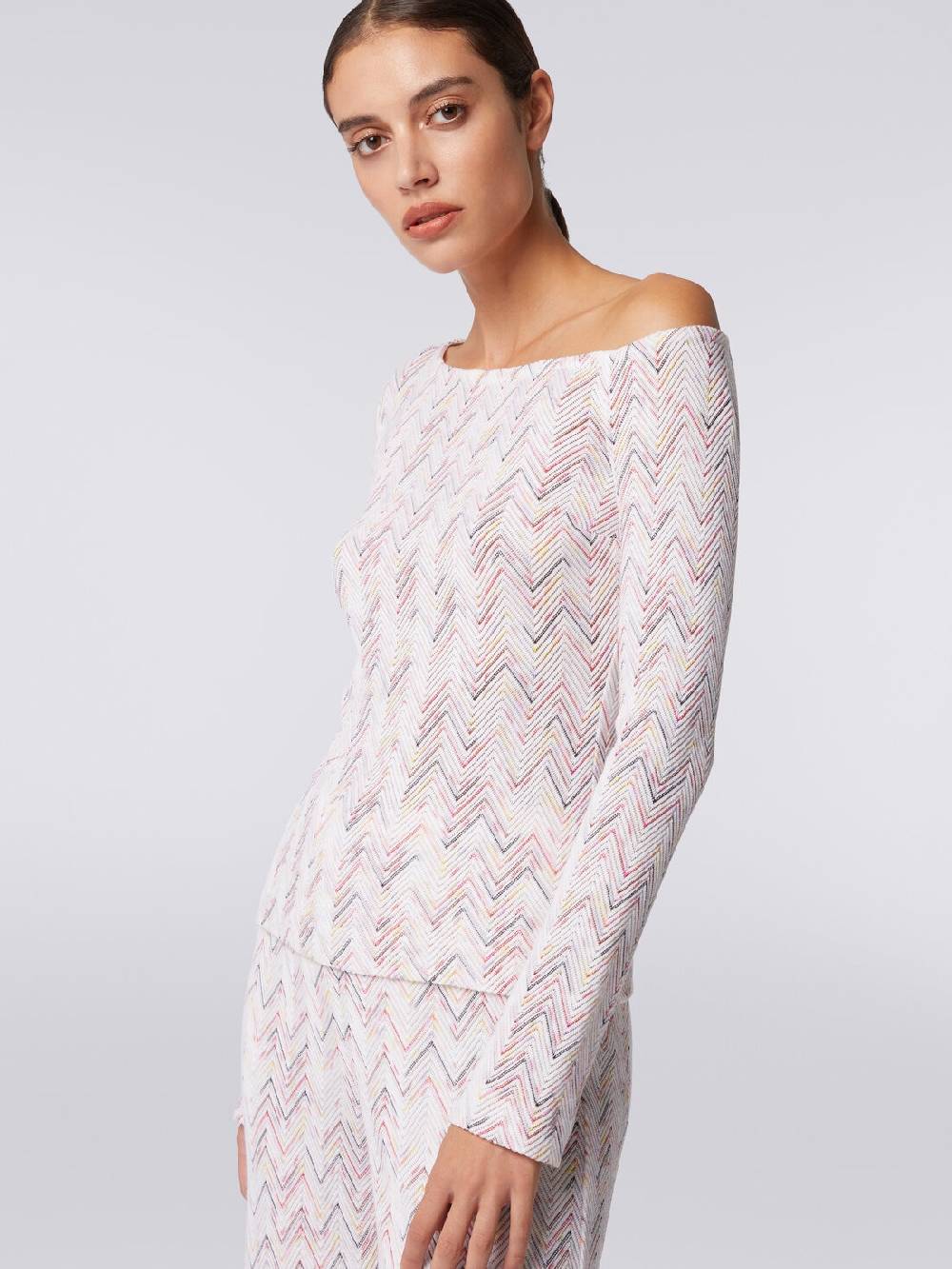 Missoni Pullover in lana e viscosa chevron con scollatura asimmetrica In vendita