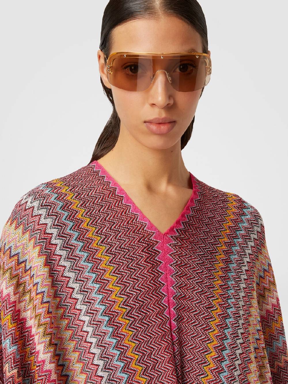 Missoni Poncho in maglia di viscosa zig zag con frange Convenienza