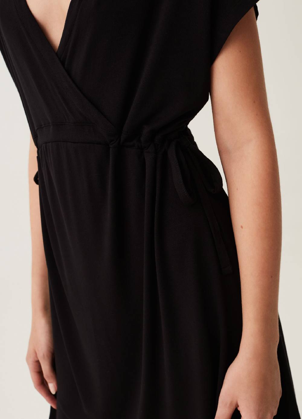 Ovs Abito corto con scollo a V maniche a kimono Vendite Flash
