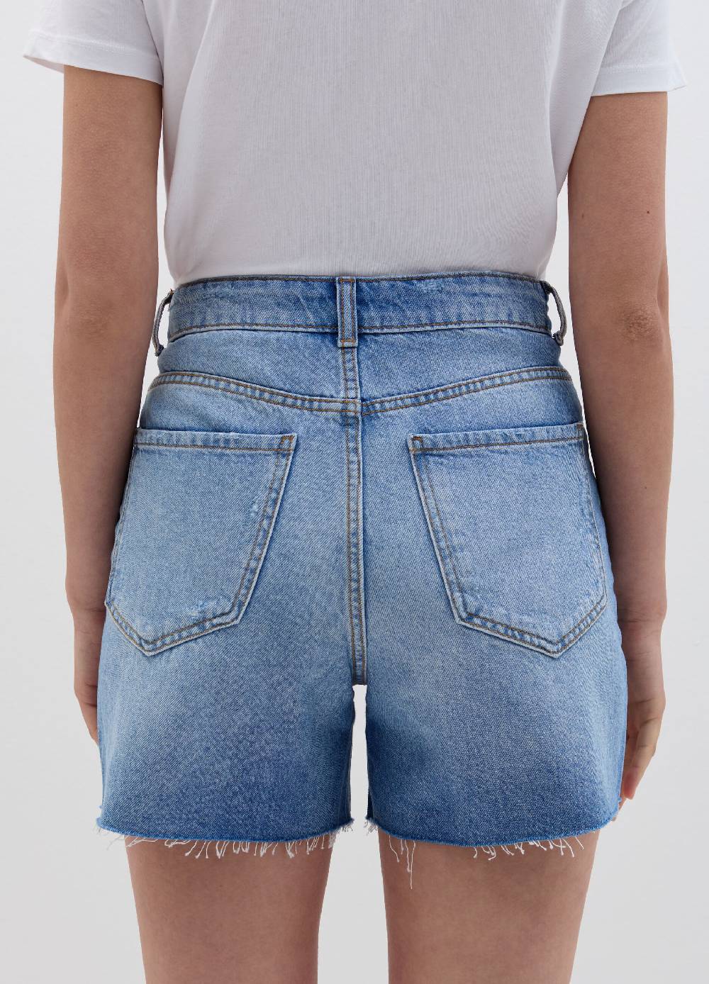Ovs Shorts mom fit in denim con strappi Moda