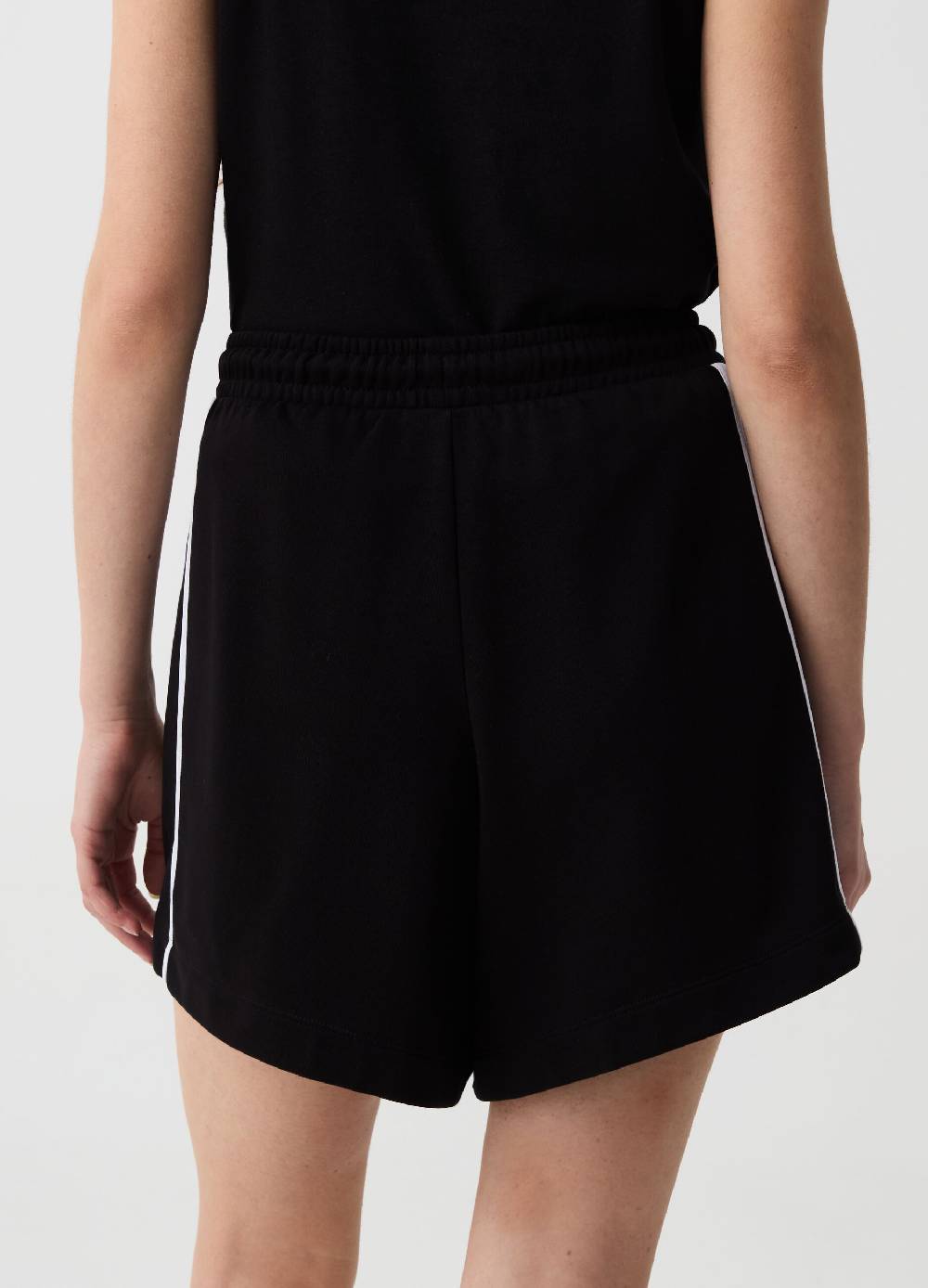 Ovs Bermuda jogger Essential con profili rigati Saldi Di Fabbrica