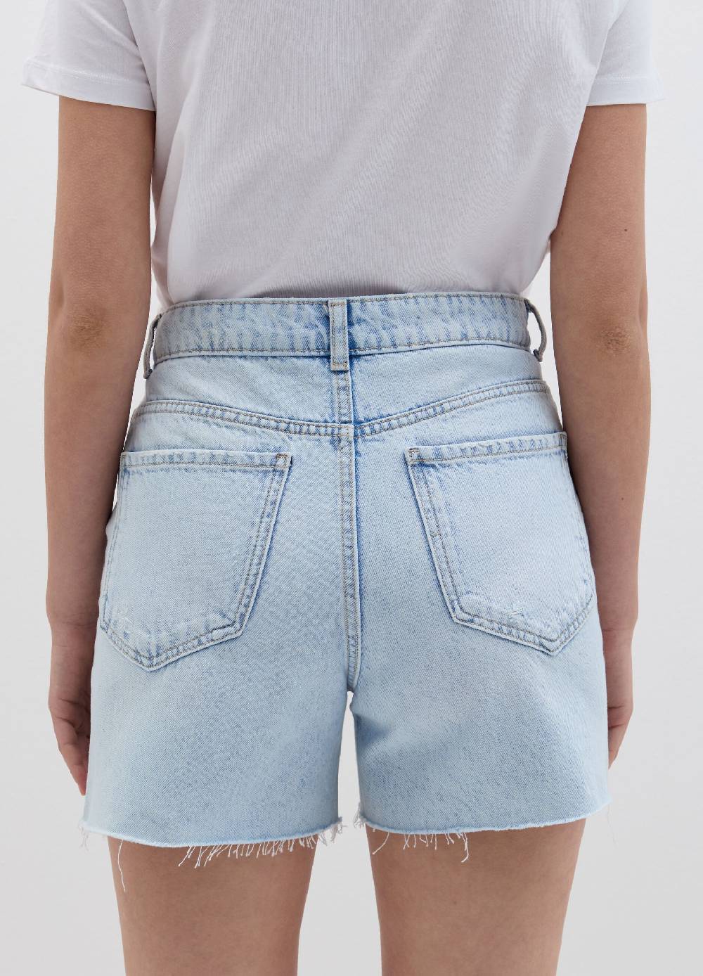 Ovs Shorts mom fit in denim con strappi Fino Al -60%