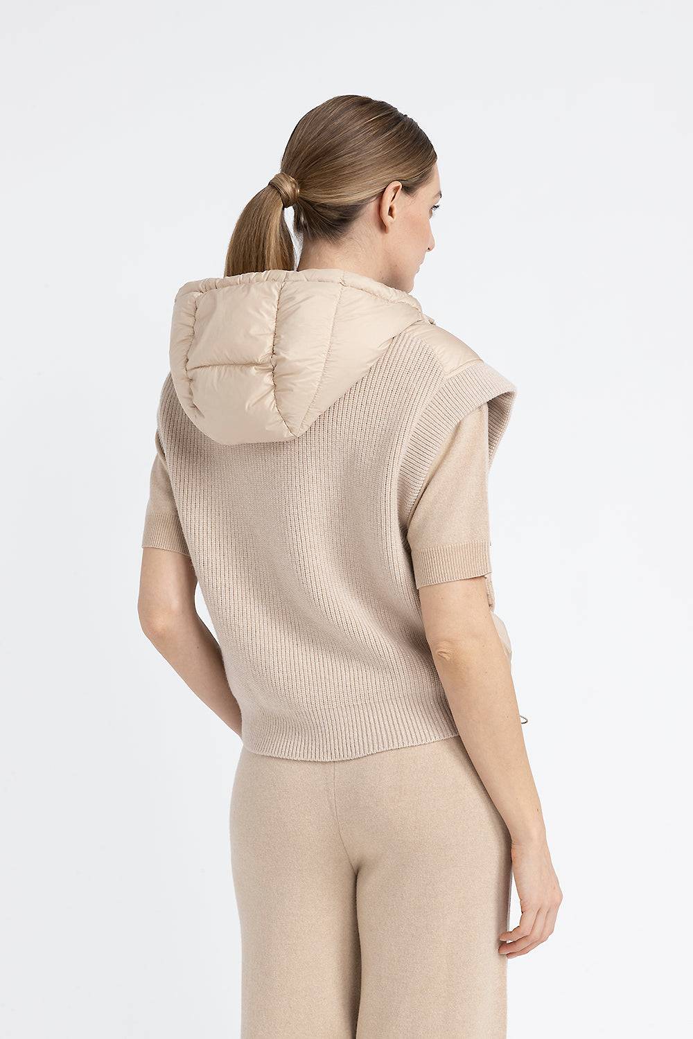 Peserico Gilet in piuma con cappuccio in lana e microfibra 2025