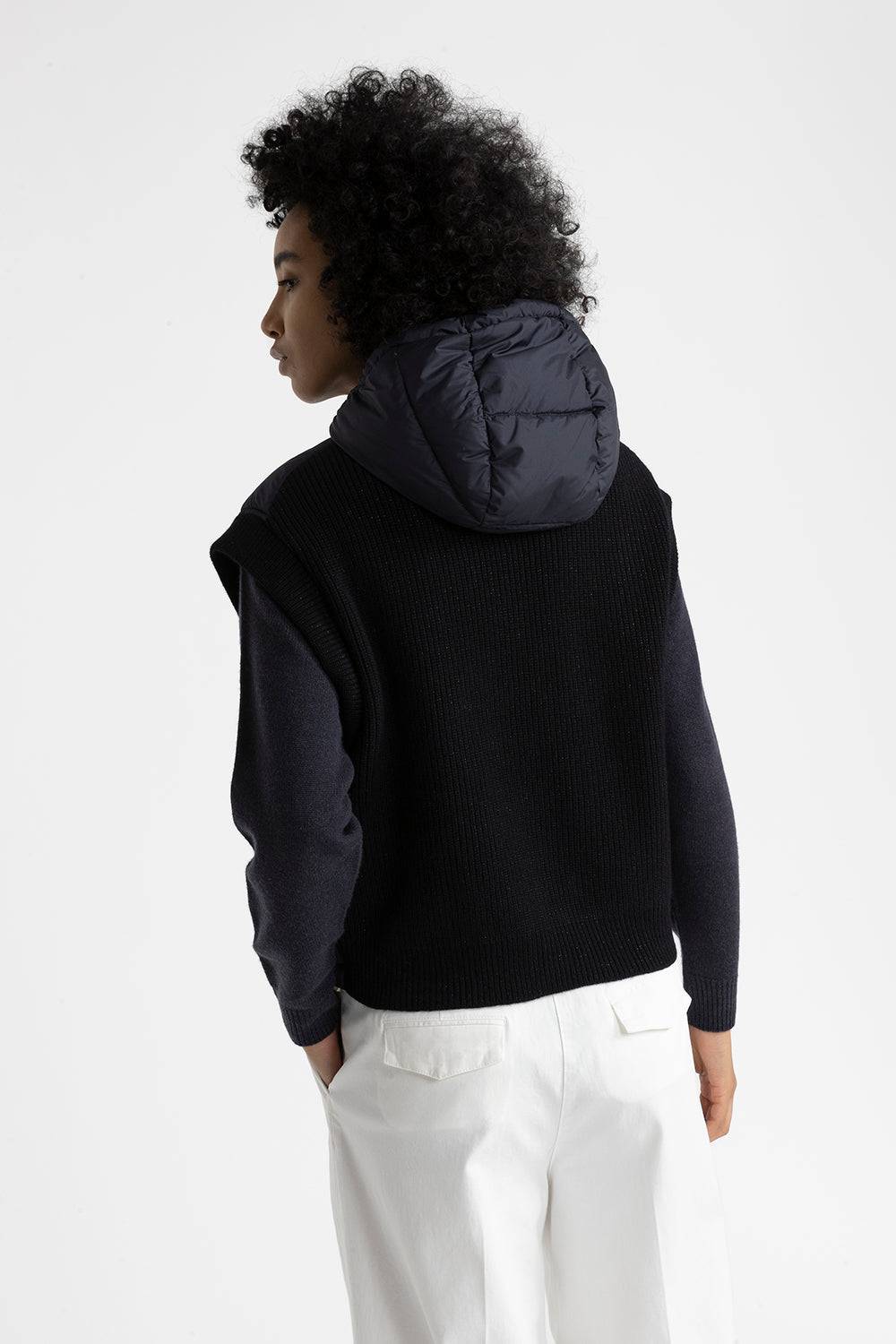 Peserico Gilet in piuma con cappuccio in lana e microfibra In Linea