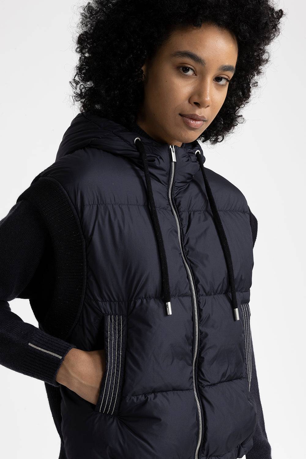 Peserico Gilet in piuma con cappuccio in lana e microfibra In Linea