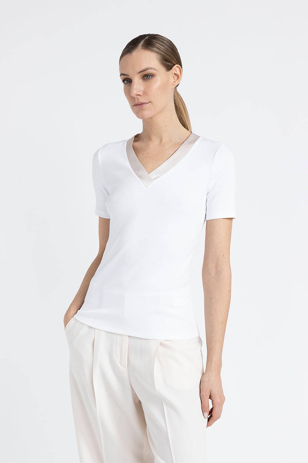 Peserico T-shirt in jersey con scollo a V in seta In Linea
