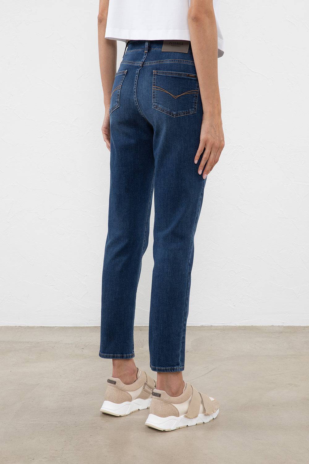 Peserico Denim slim in leggero cotone comfort Offerta natalizia