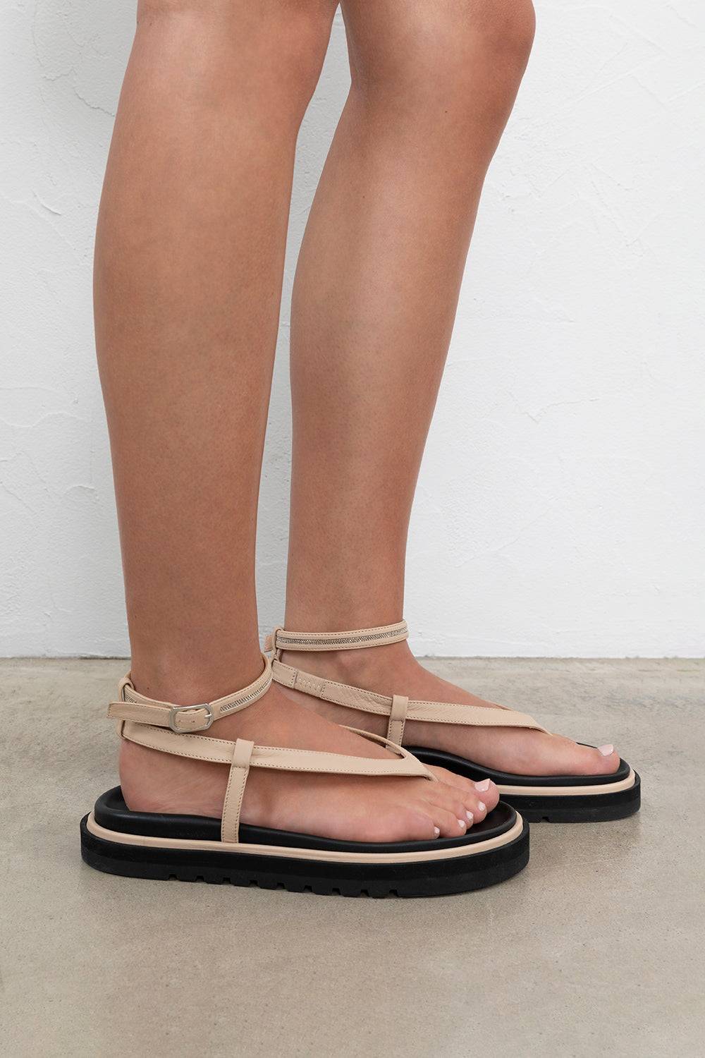 Peserico Sandalo infradito in vera pelle Fino al 65% di sconto