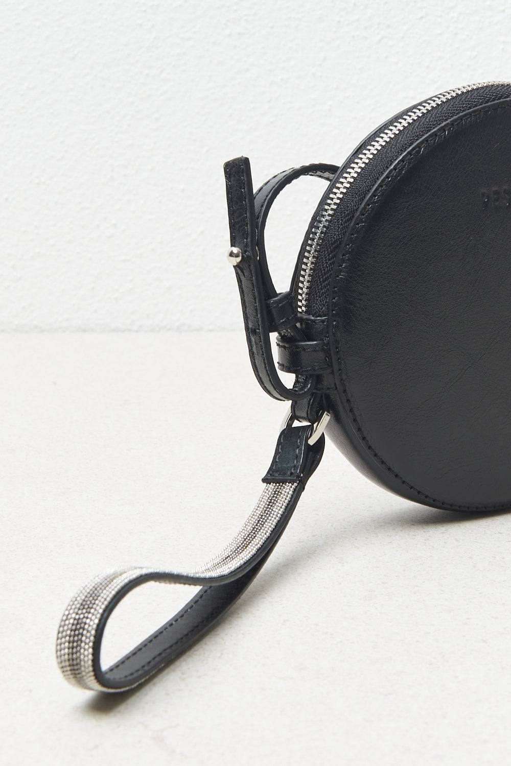 Peserico Borsa rotonda in pelle con polsiera e tracolla Enormi sconti
