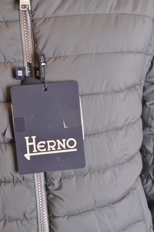 Herno Piumini Codice prodotto: PC0061U 19288 9051 Ritorno libero