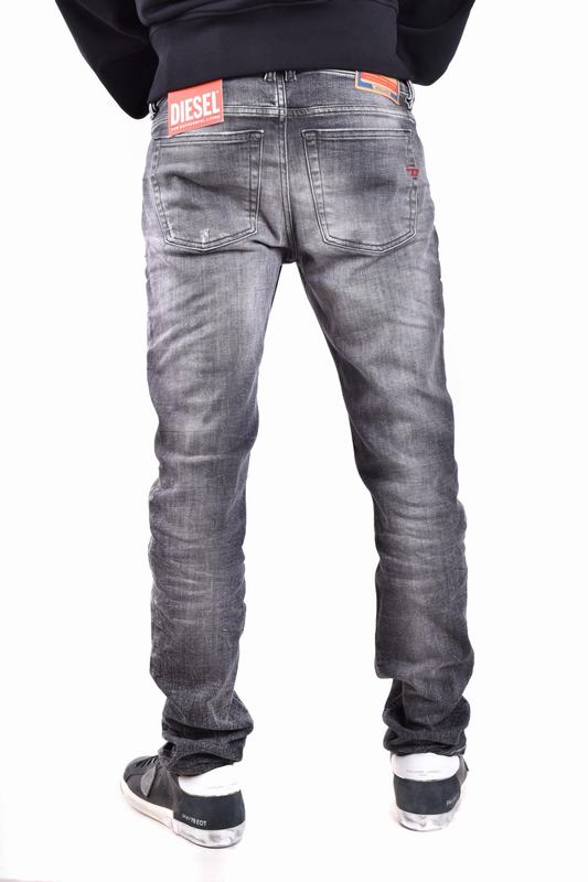 Diesel Jeans Codice prodotto: A03594 09G8602 Fornitura limitata