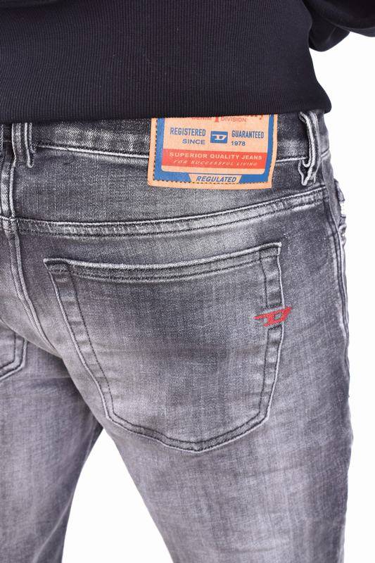 Diesel Jeans Codice prodotto: A03594 09G8602 Fornitura limitata