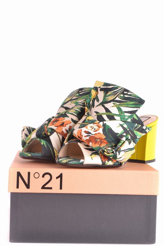 Sandali Codice prodotto: N218E8784-00100600 Nuovi prodotti