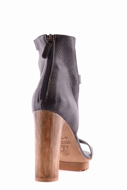 Brunello Cucinelli Sandali Codice prodotto: MZDBRC538 Sconti VIP