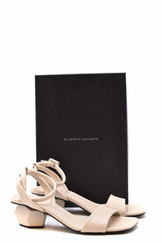 Giuseppe Zanotti Sandali Codice prodotto: E300048 Fino al 55% di sconto