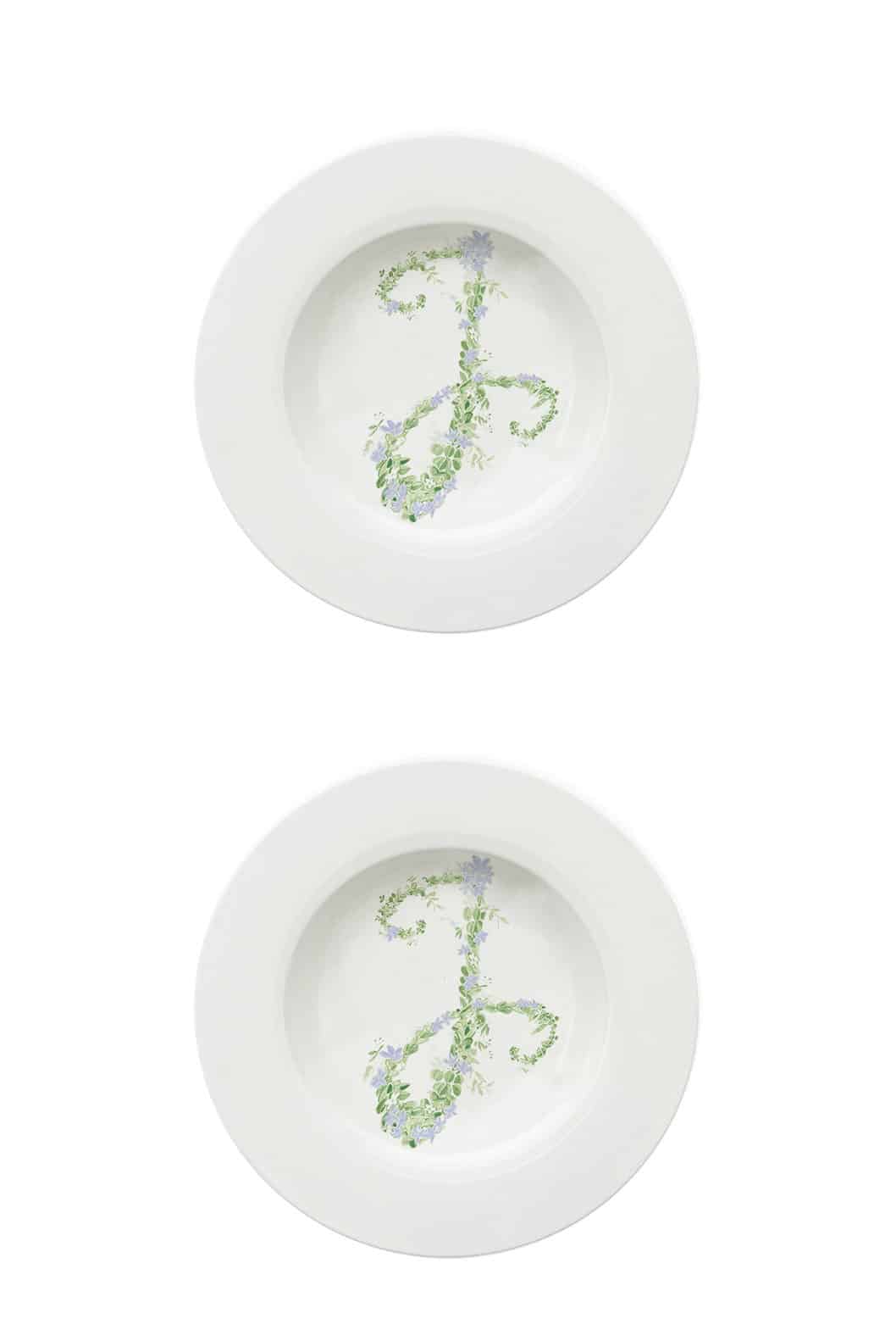 Luisa Beccaria Piatto fondo con fiori monogramma Qualità Garantita