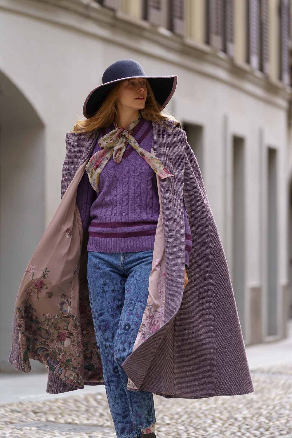 Luisa Beccaria Maglia viola in cashmere a trecce con scollo a V Nuova