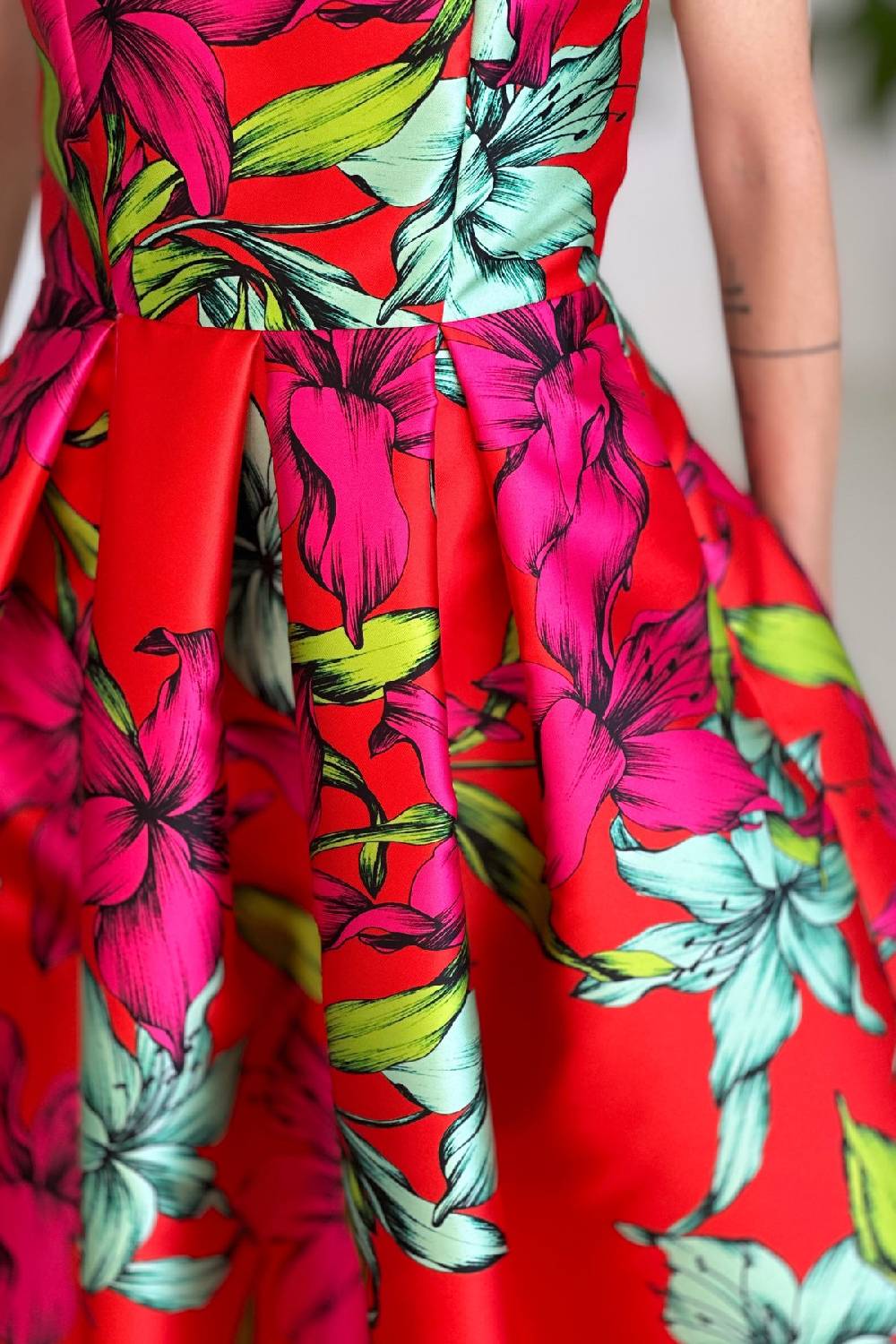 Lunatica Milano Abito Big Flower Red V Neck Back Affare Del Giorno