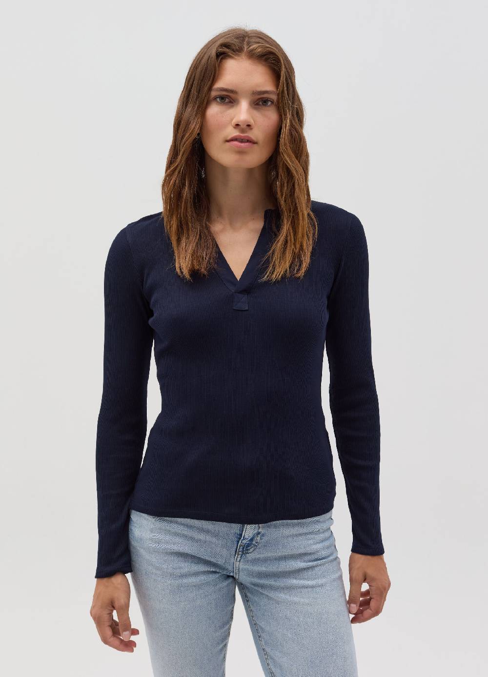 OVS T-shirt a costine sottili con scollo a V Nuova