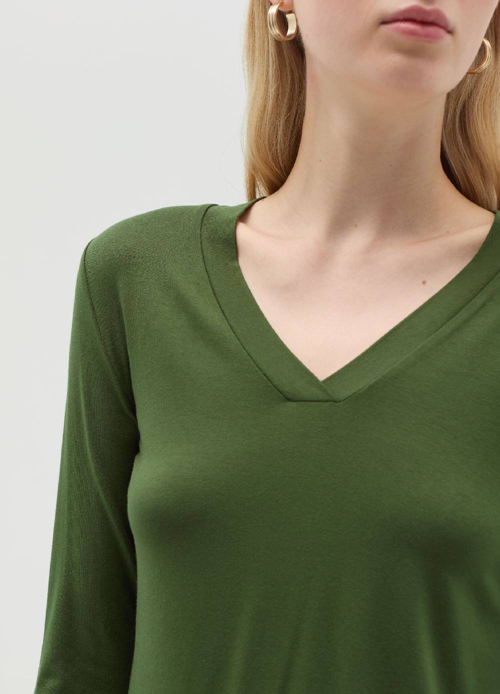 OVS T-shirt in viscosa stretch con scollo a V Soddisfazione Garantita