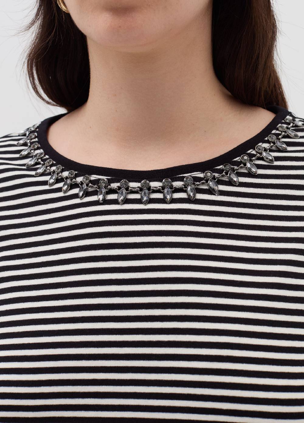 MYA T-shirt con applicazione gioiello Curvy Acquista Ora