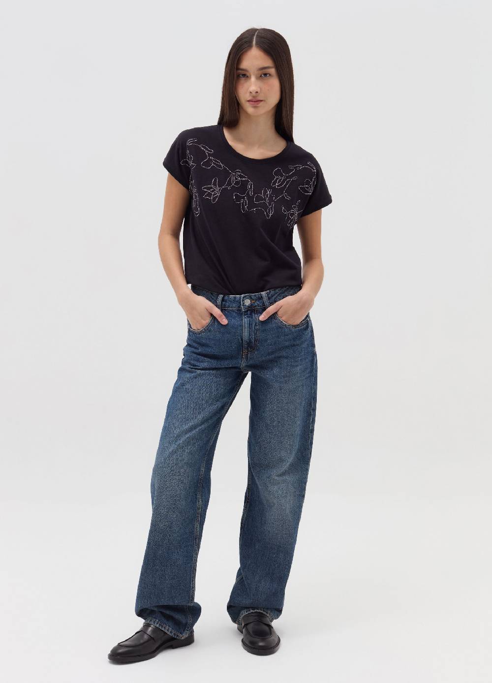OVS T-shirt con ricamo floreale