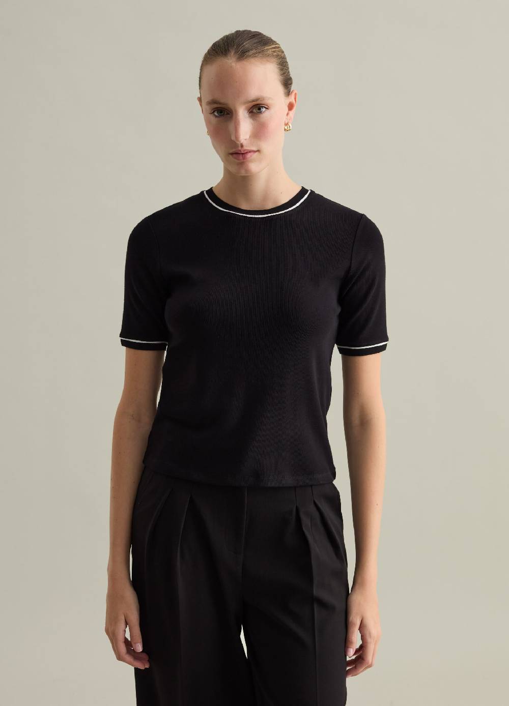 PIOMBO T-shirt con piping a contrasto Contemporary Moda