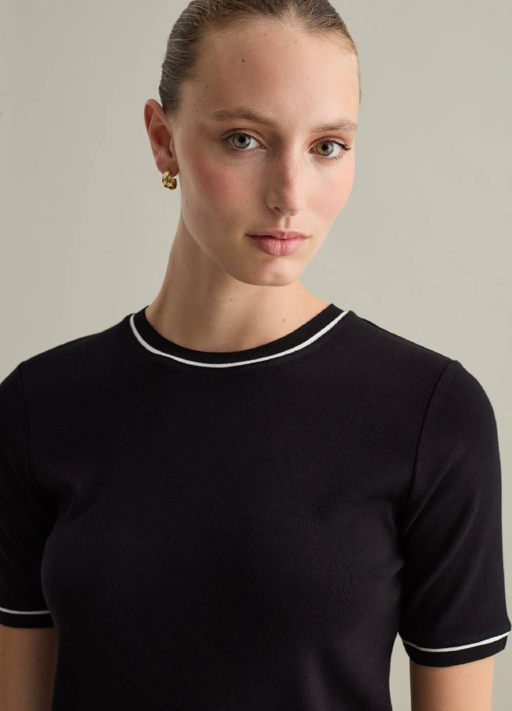 PIOMBO T-shirt con piping a contrasto Contemporary Moda