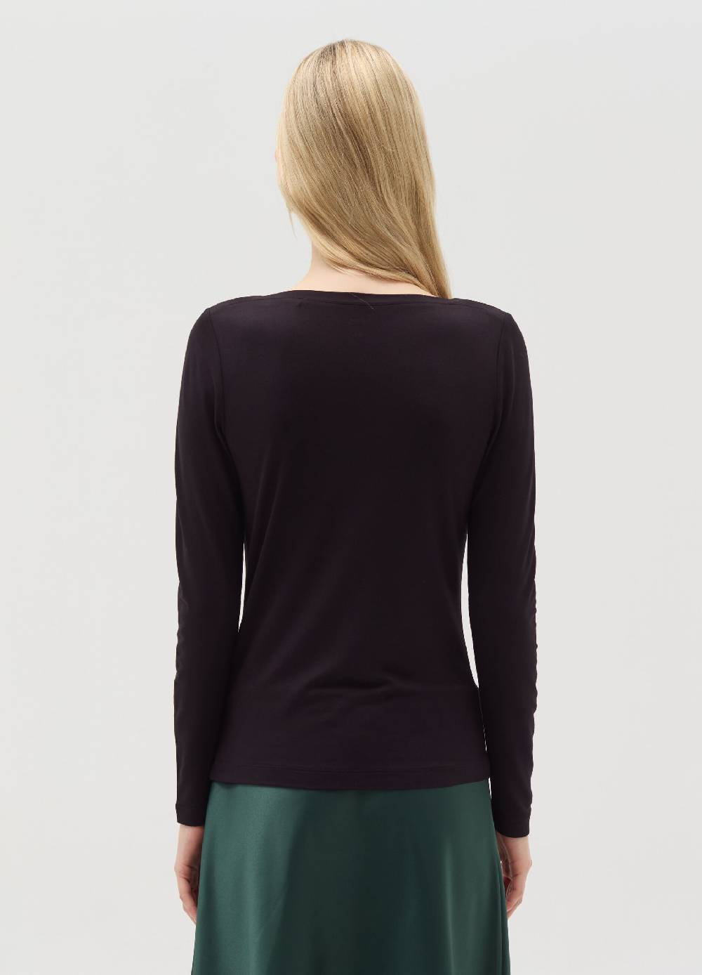 OVS T-shirt in viscosa stretch con scollo a barca 2025