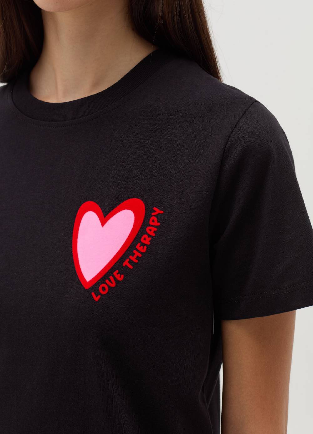 LOVE THERAPY T-shirt con stampa cuore I Più Venduti