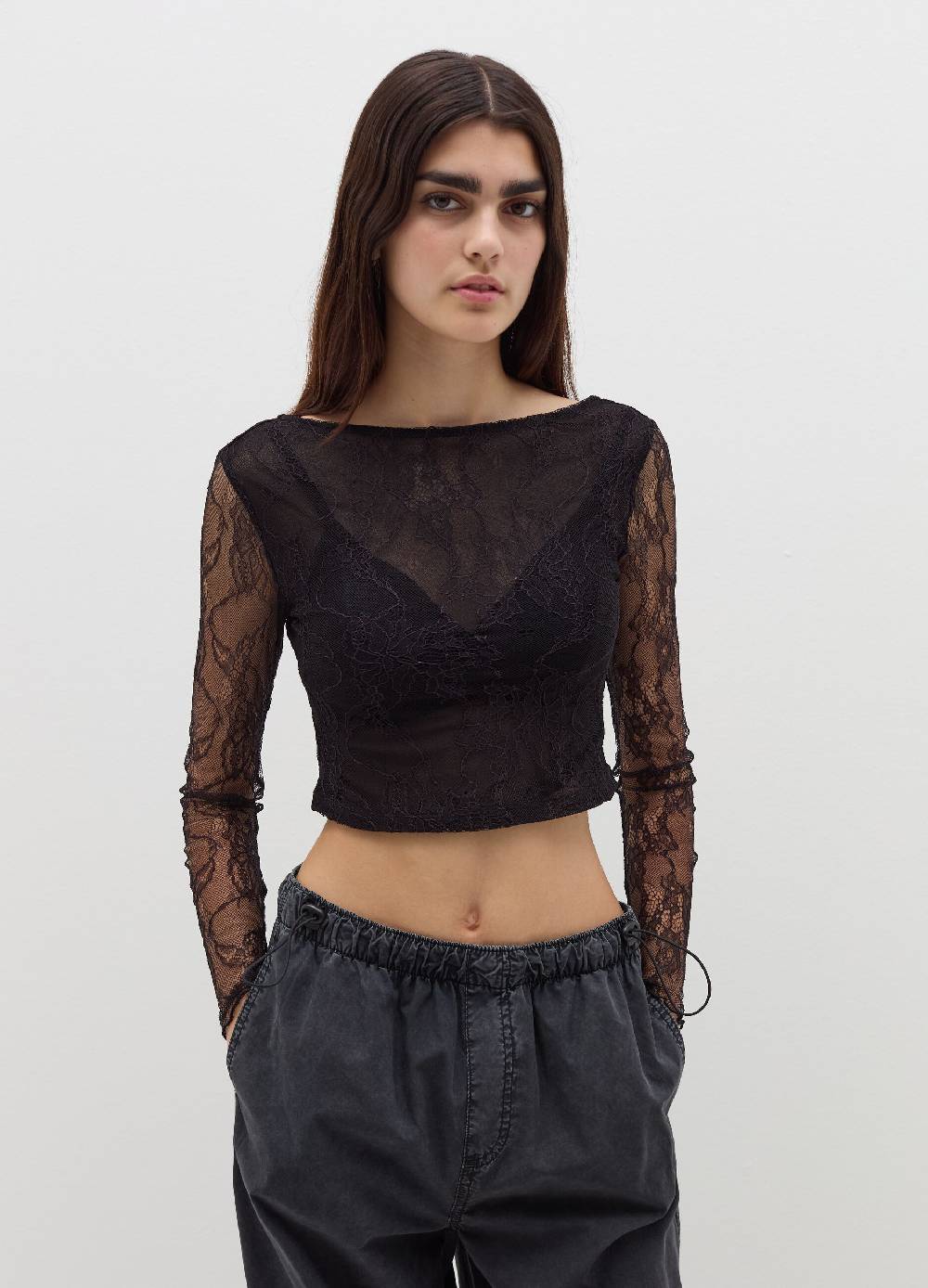 B. ANGEL T-shirt crop in pizzo con maniche lunghe Negozio