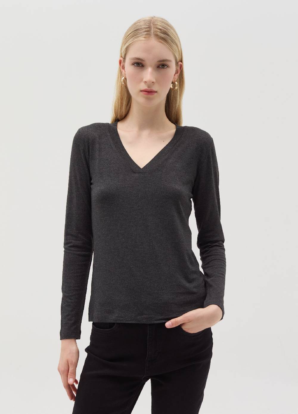 OVS T-shirt in viscosa stretch con scollo a V Spedizione Gratuita