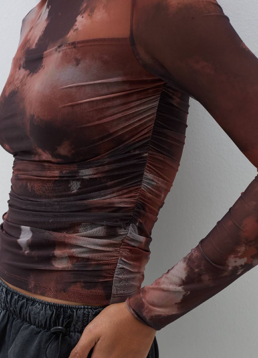 B. ANGEL T-shirt a maniche lunghe in mesh Tie Dye 2025