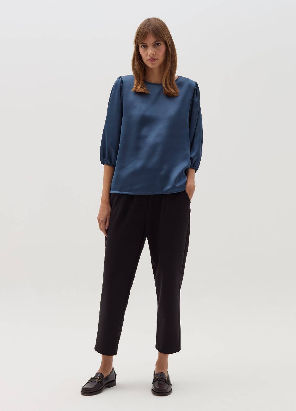 HYBRID Blusa in satin con maniche a sbuffo Convenienza