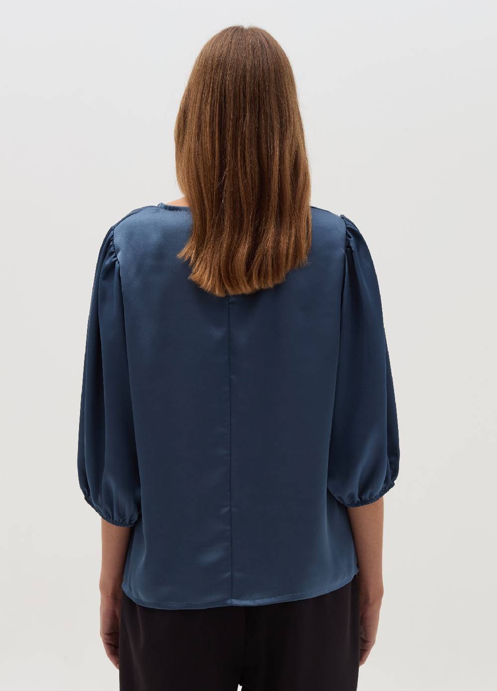 HYBRID Blusa in satin con maniche a sbuffo Convenienza