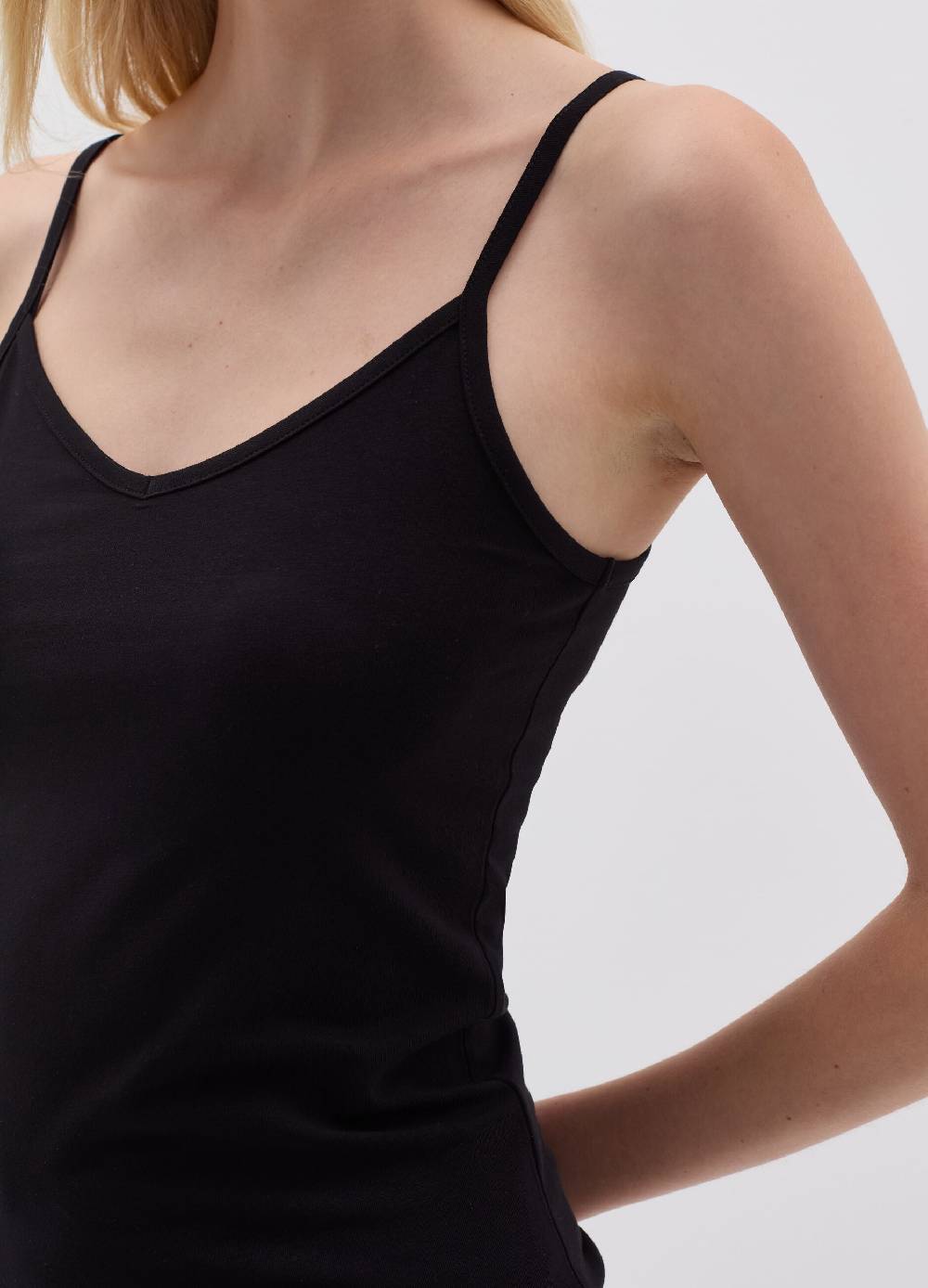 OVS Canotta intima con scollo a V Offerte