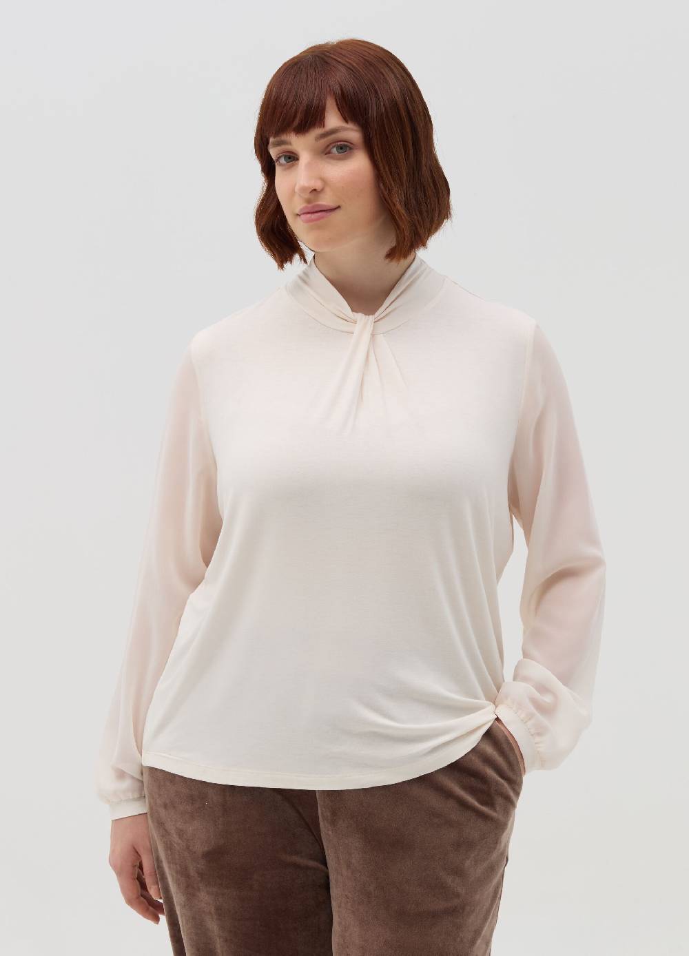 MYA T-shirt in viscosa stretch con nodo Curvy