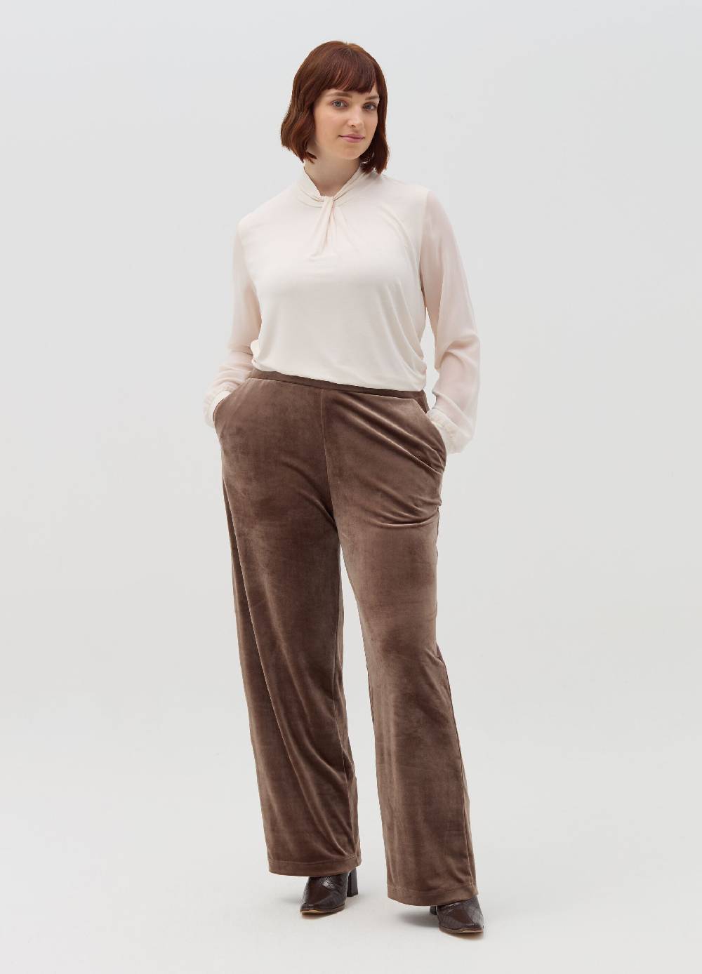 MYA T-shirt in viscosa stretch con nodo Curvy Offerta