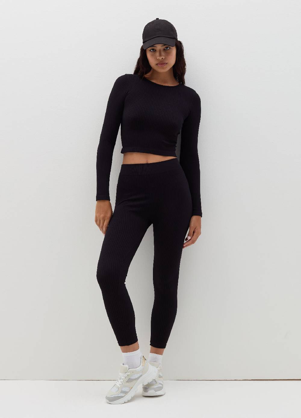 B. ANGEL T-shirt crop a costine con maniche lunghe Vendite Flash