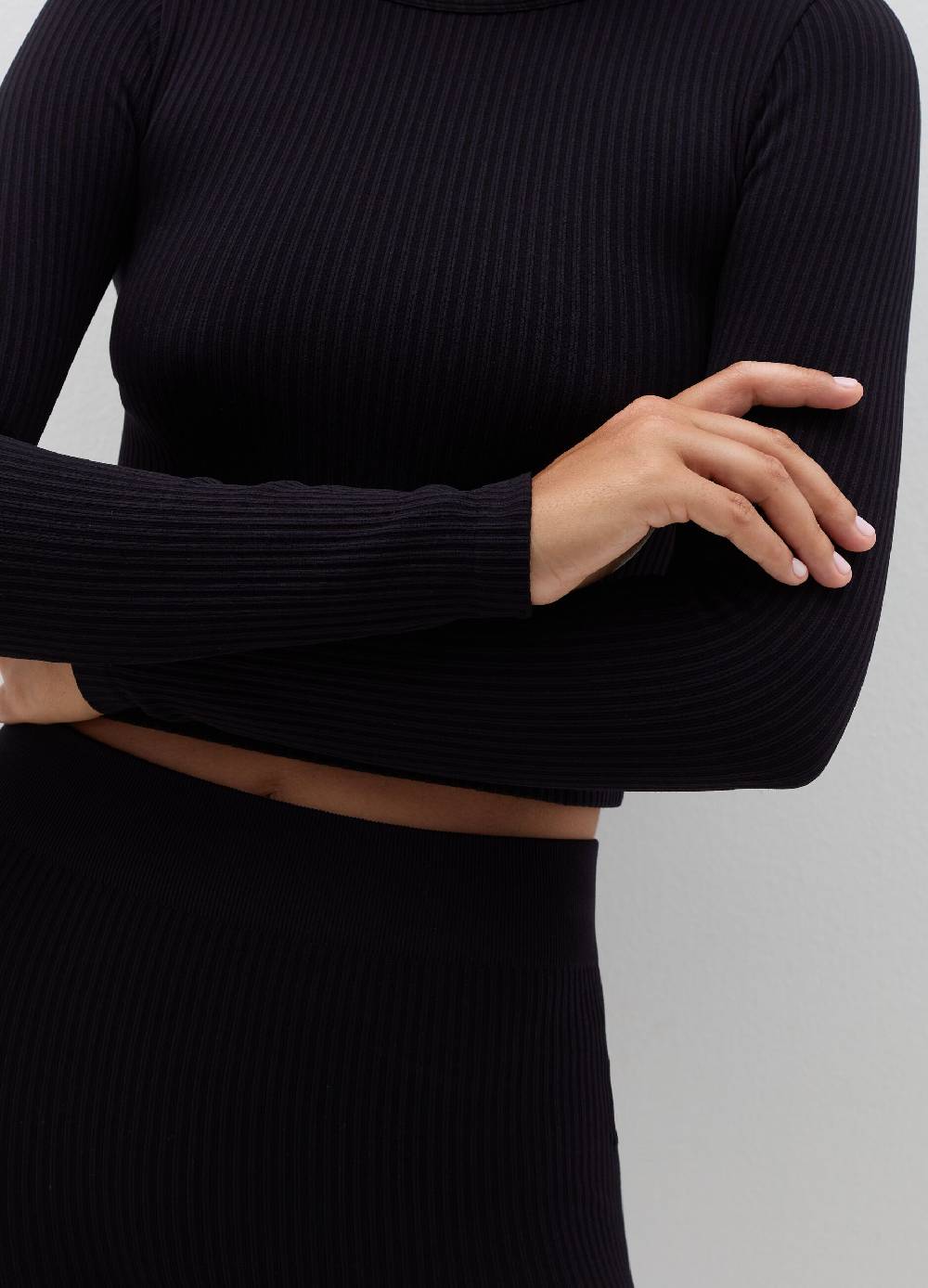 B. ANGEL T-shirt crop a costine con maniche lunghe Vendite Flash