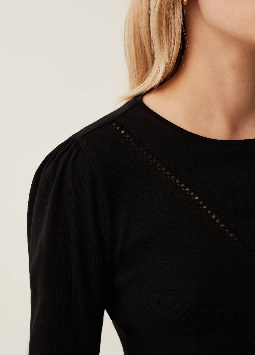OVS T-shirt con dettaglio traforato Offerte