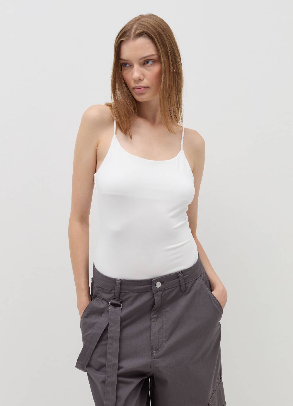B. ANGEL Body con spalline sottili In Linea