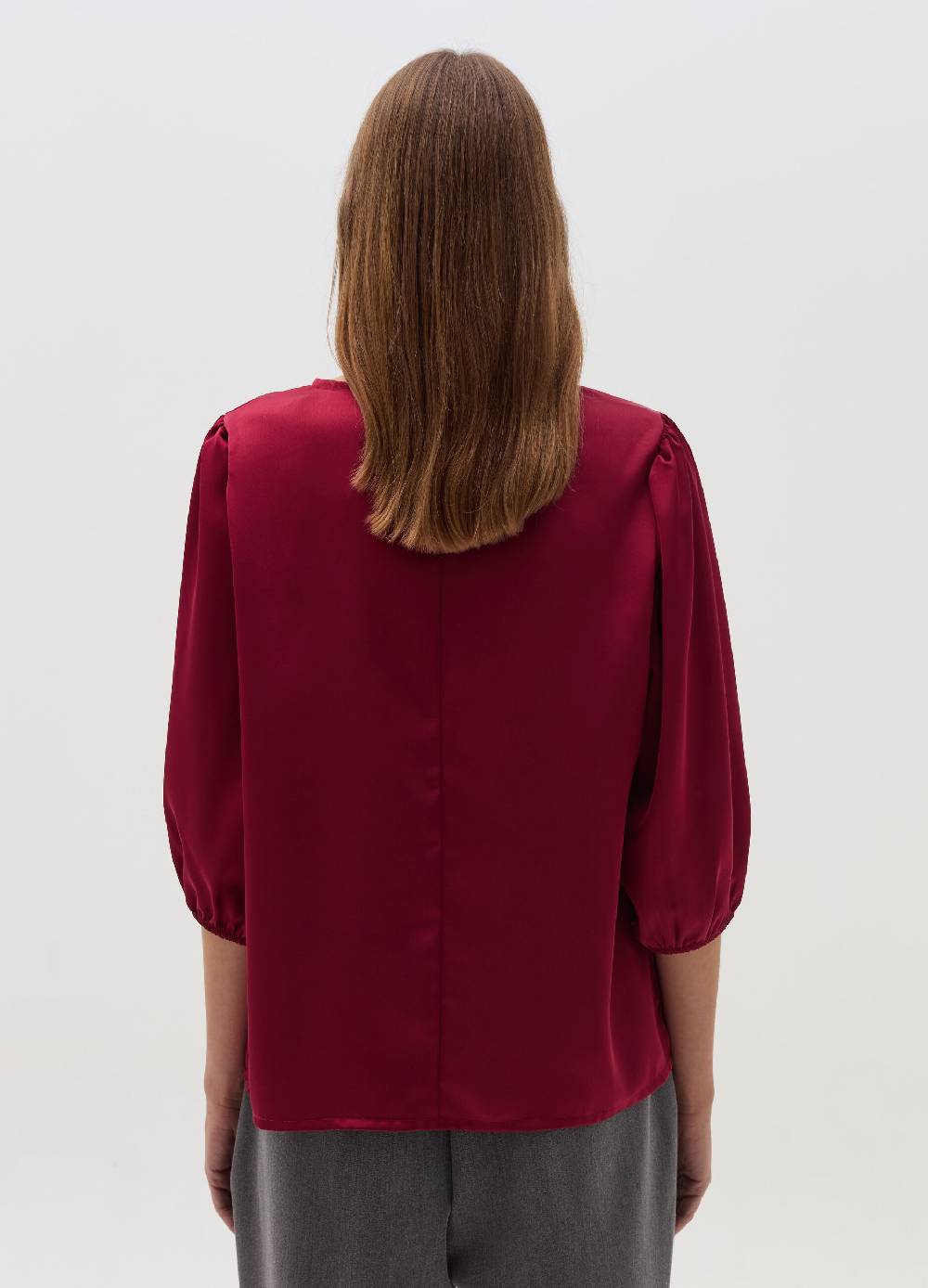 HYBRID Blusa in satin con maniche a sbuffo Acquista Ora