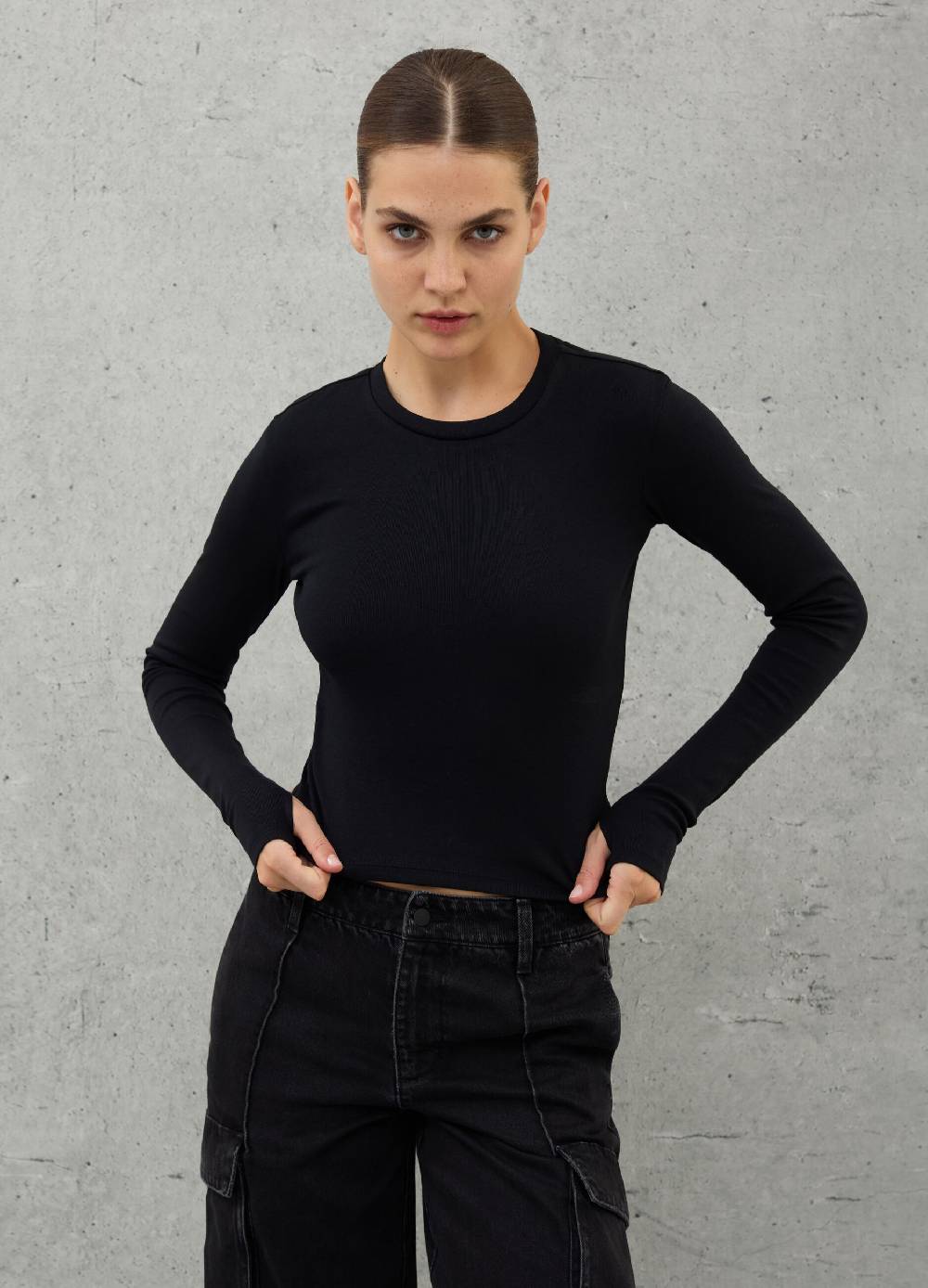 UTOPJA Crop Longsleeve T-shirt Black Convenienza