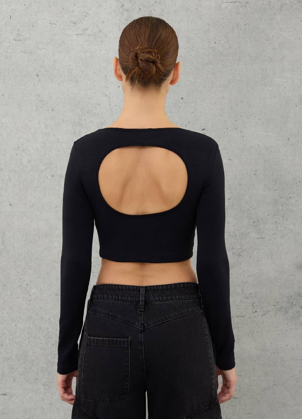 UTOPJA Cut Out Crop Longsleeve Black Novità