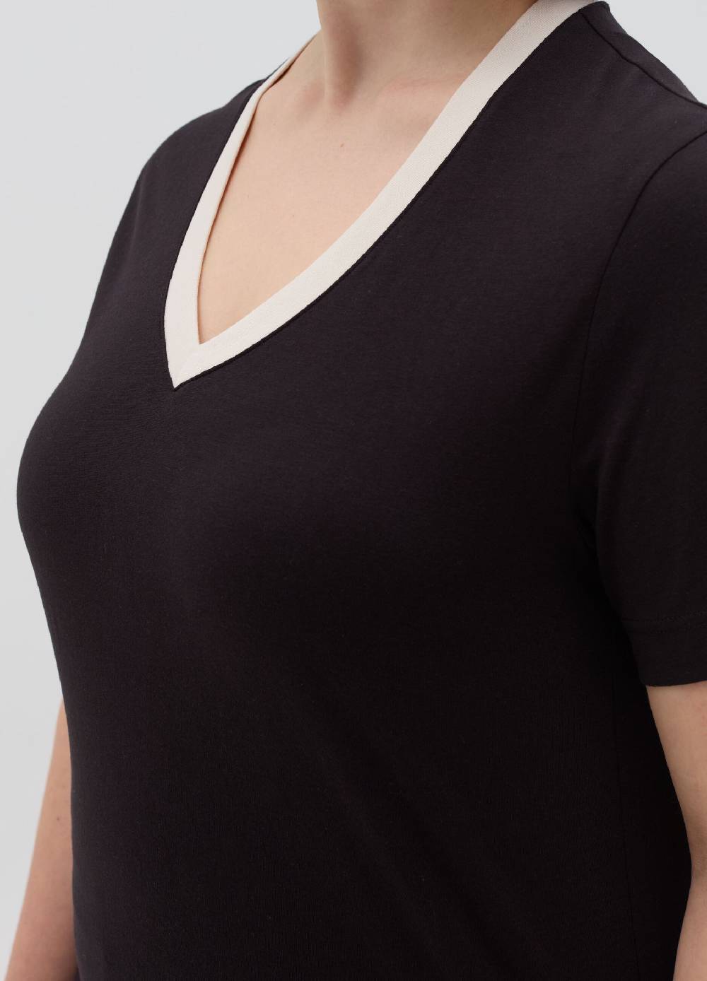 MYA T-shirt scollo a V a contrasto Curvy Sconto
