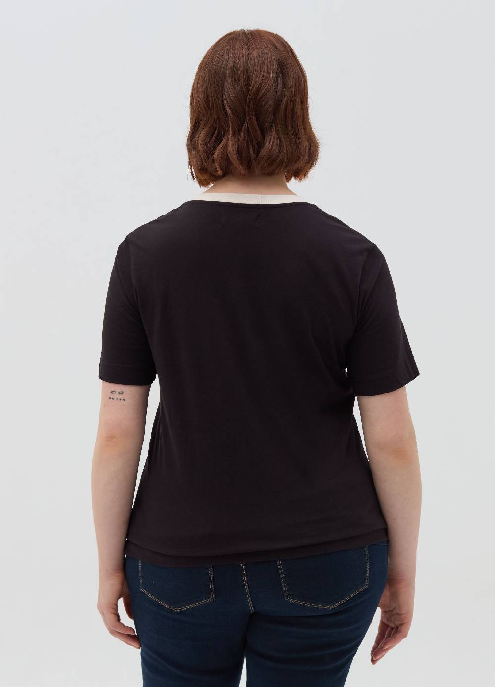 MYA T-shirt scollo a V a contrasto Curvy Sconto