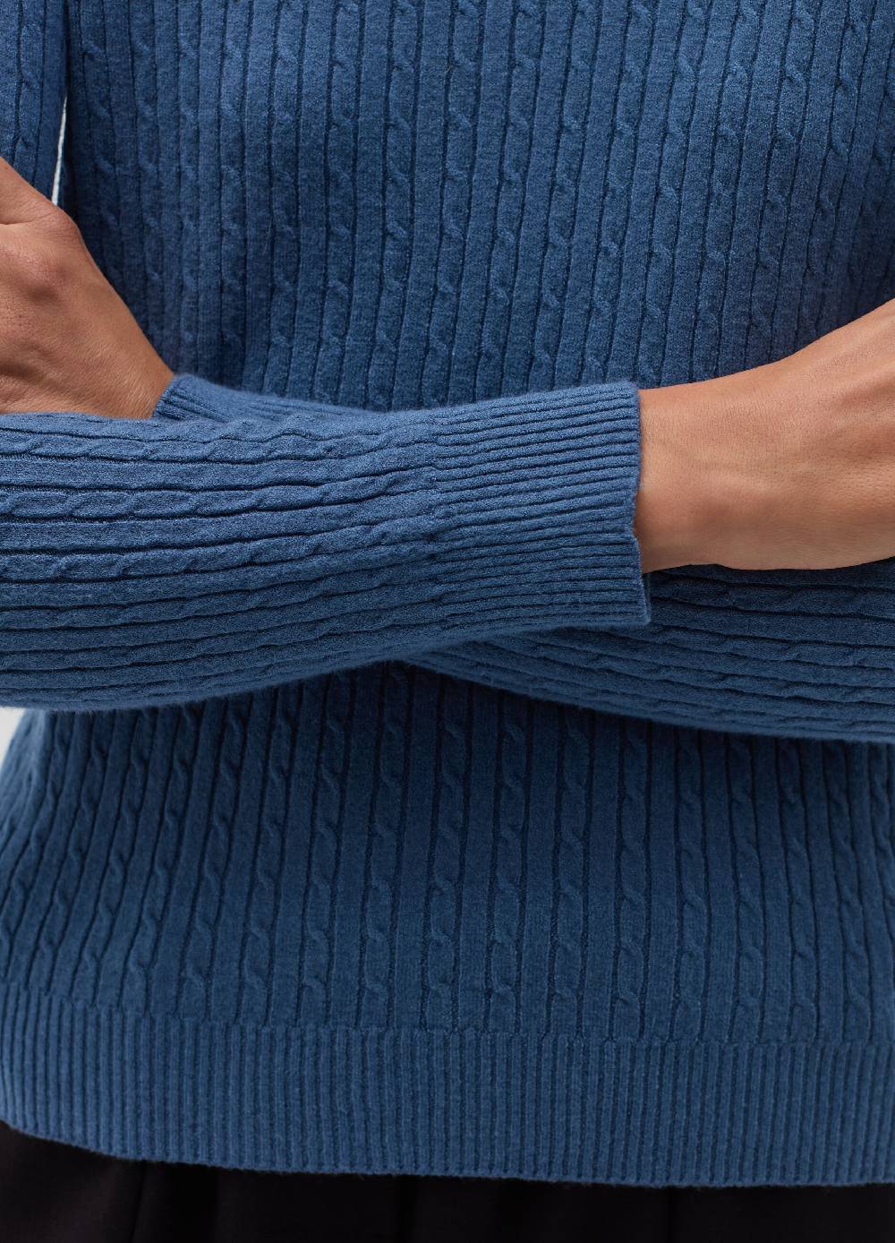 HYBRID Maglia a coste piatte con lavorazione intrecciata Promozione
